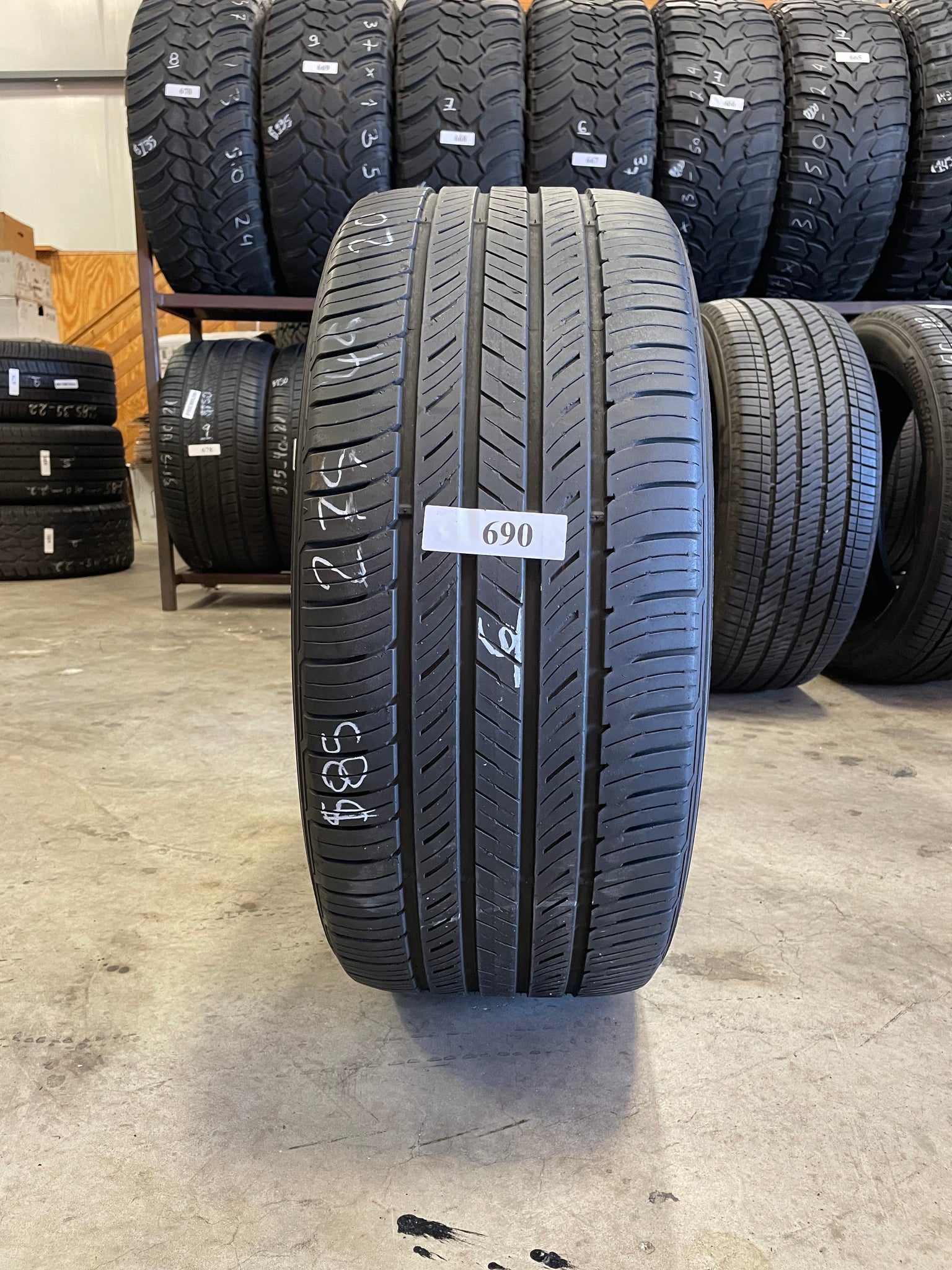 SINGLE 275/45R20 Kumho CRUGEN HP71 110 V XL - Premium Used Tires